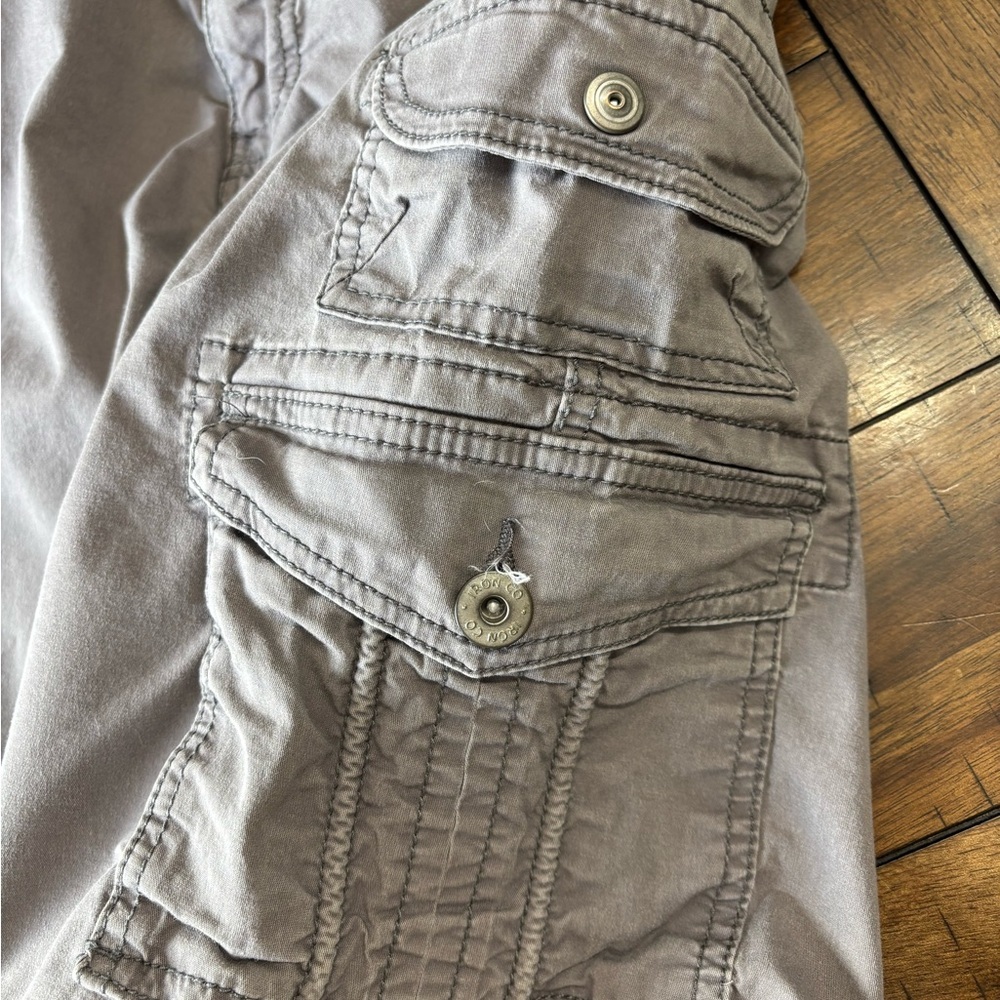 IRON CO. Men's Light Gray Cargo Shorts - Picture 4 of 7
